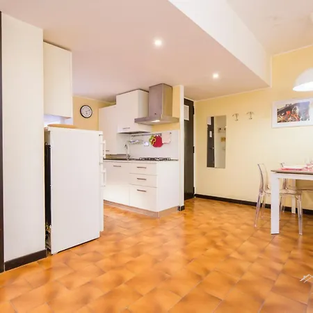 Apartment 1m| 4 People| Sea By Tilo Genua